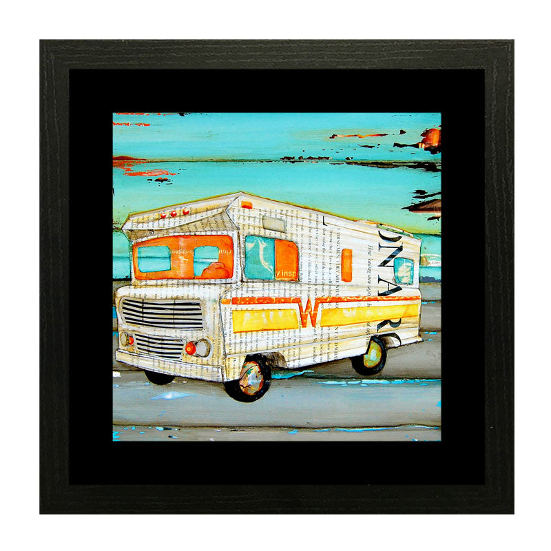 Set of 4 Vibrant Retro Art Wall Frames - Vintage Inspired Design